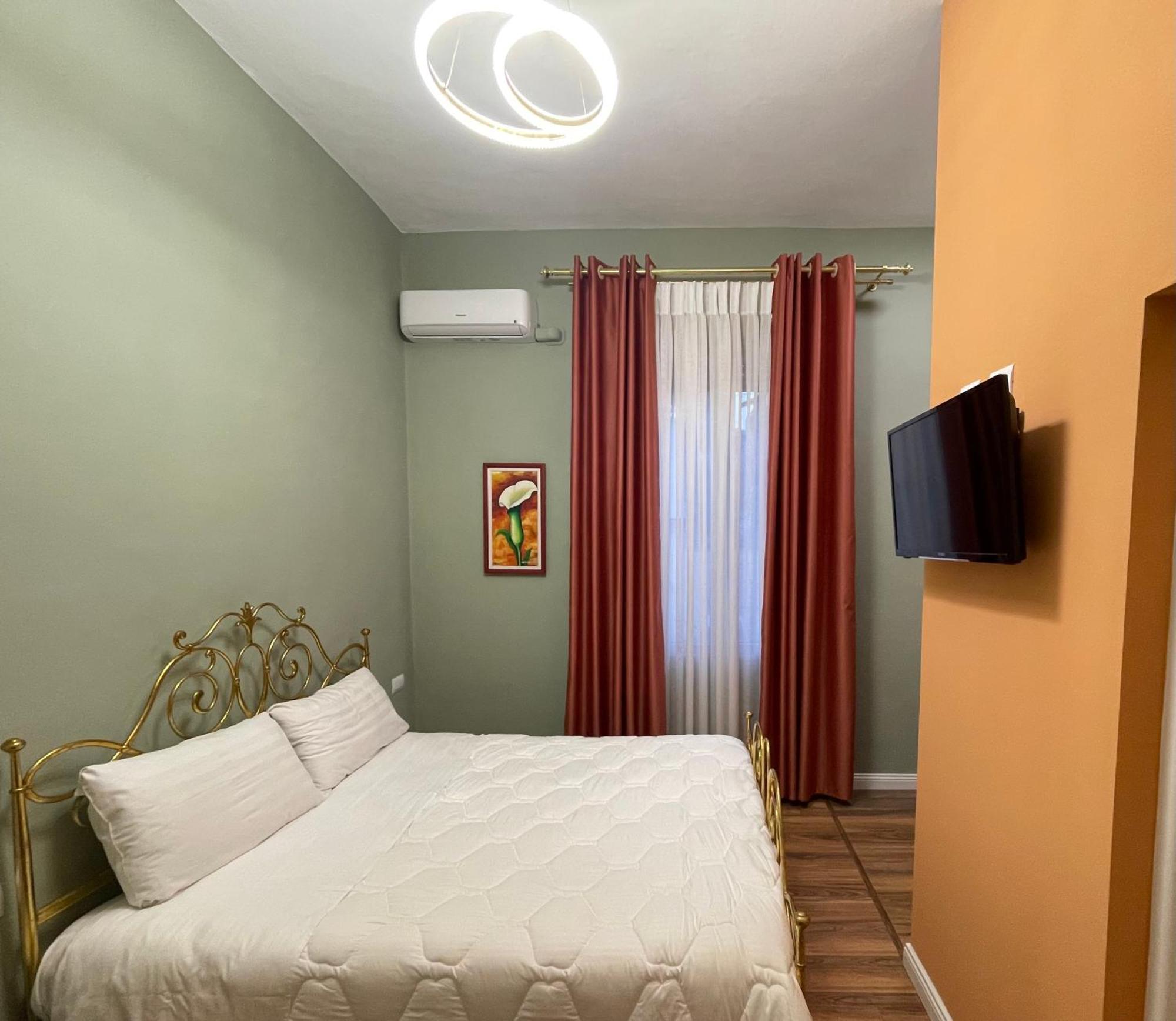 Hotel 15 - Center 4*