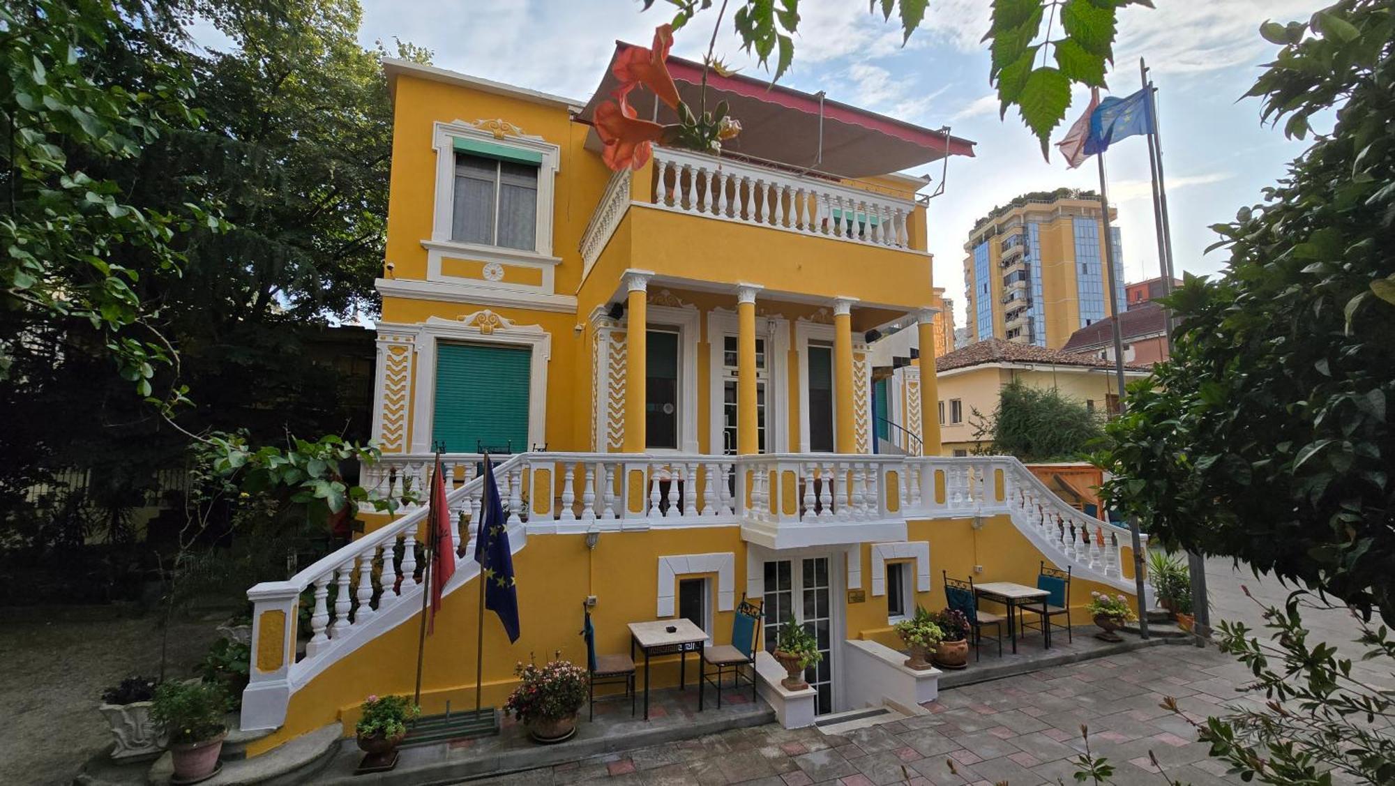 15 - Center Tirana